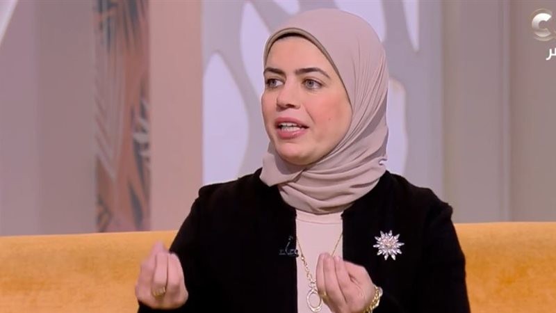 الدكتورة منال عز