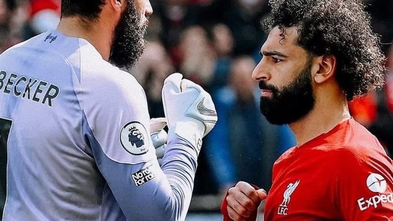 أليسون بيكر وصلاح