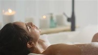 الاستحمام بماء ساخن خطر قد يكون مميتا.. ما حقيقة الأمر؟