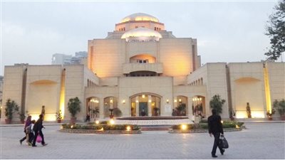 أوبر تطلق أكشاك حجز ذكية في المطارات لتوسيع خدماتها دون تطبيق