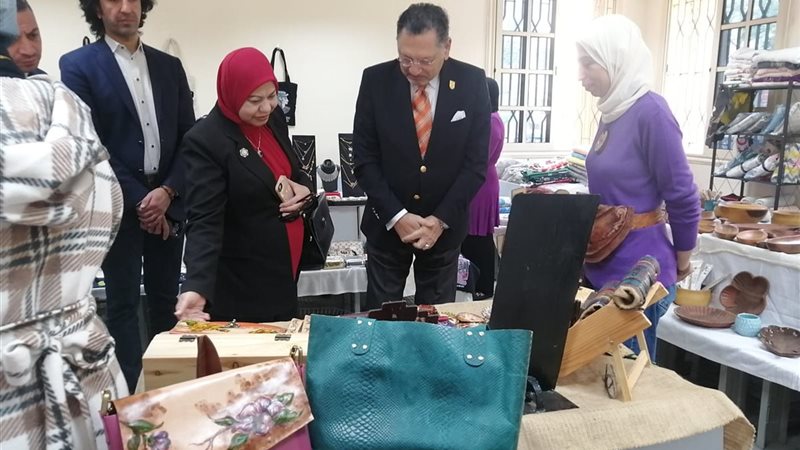 التضامن تنظم معرض