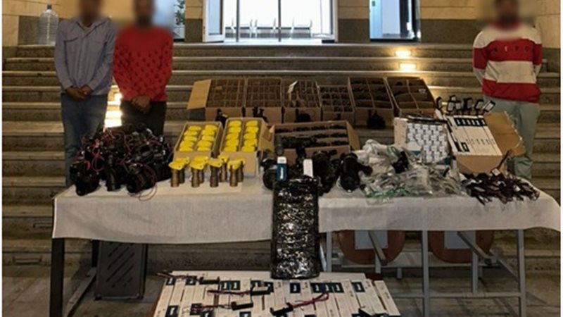 المتهمون والمضبوطات