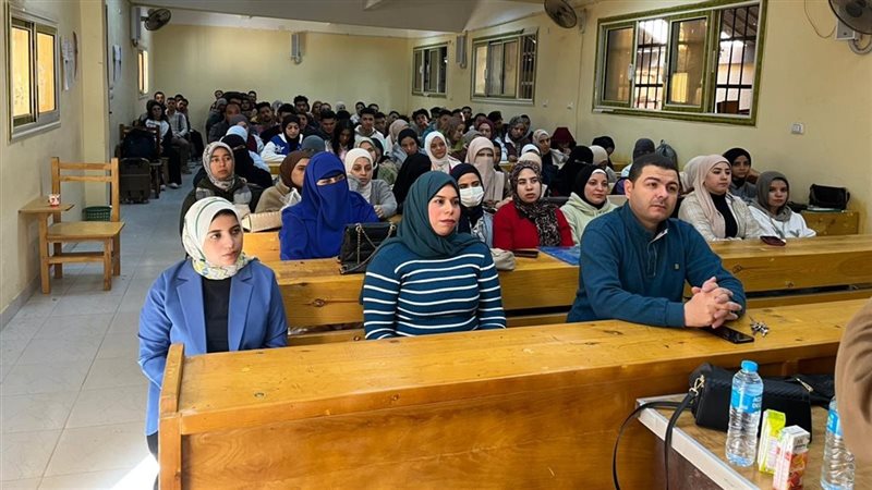 جانب من اللقاءات