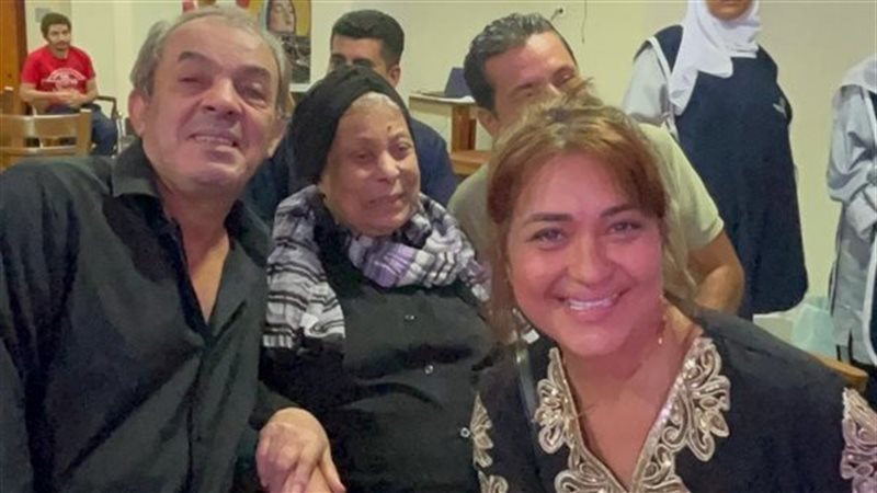 منى صادق مع علاء