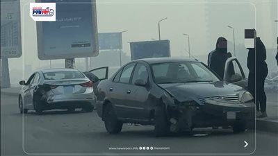 نجاة السائقين بعد تصادم سيارتين على محور حسب الله الكفراوي