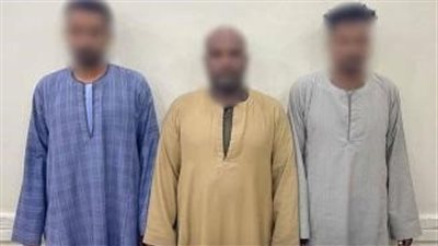 ضبط مرتكبي الاعتداء على شخص وتحطيم سيارته في قنا بعد تداول فيديو 