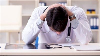 القبض على ممرض تحرش بطالبه أثناء اجرئها منظار بالمعده بمستشفى شهير بالدقى