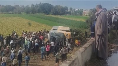 طقس سيئ يودي بحياة مواطن.. انقلاب أتوبيس رحلات على طريق طنطا–دفرة بالغربية