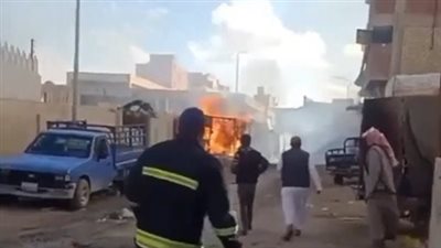 لحظات تحبس الأنفاس..السيطرة على حريق كشك داخله أسطوانات غاز في مطروح