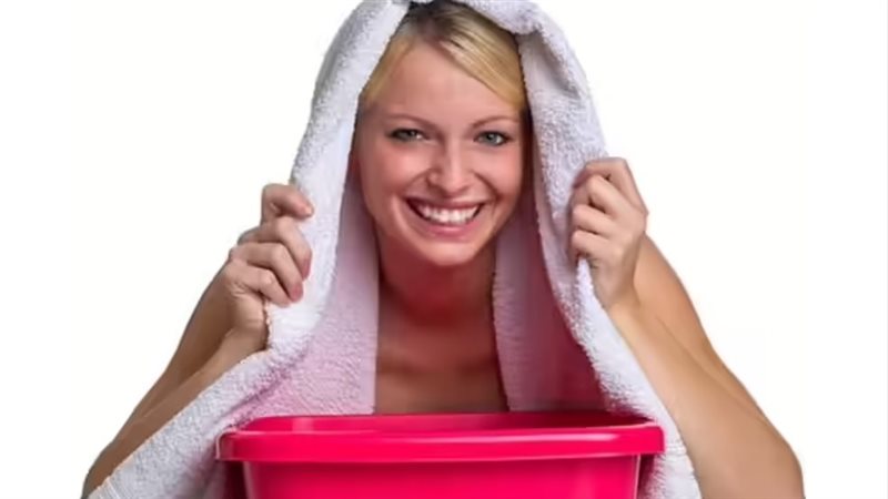 تنظيف البشرة بالبخار