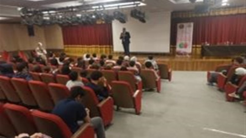 لقاءات مع طلبة المدارس