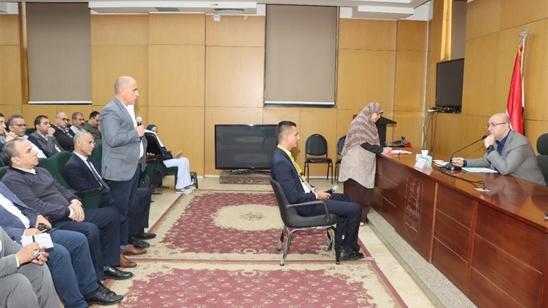 محافظ بنى سويف فى