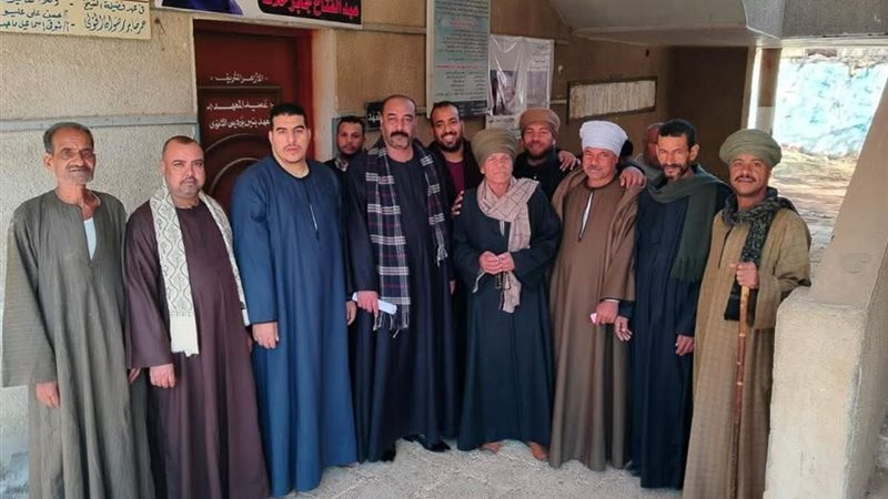 كبار السن في مقدمة