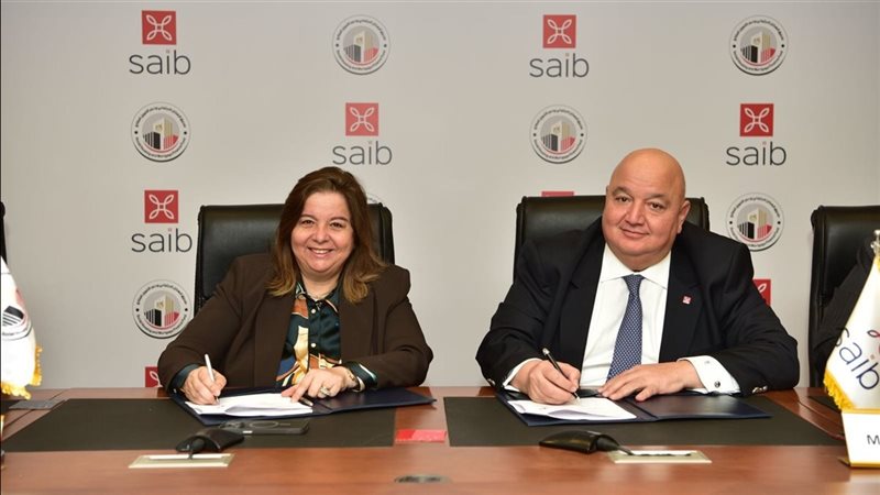 جانب من التوقيع 