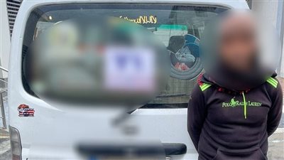 ضبط سيارة ميكروباص تنقل المواطنين إلى اللجان لانتخاب أحد المرشحين 