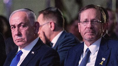 مصدر مقرب من الرئيس الإسرائيلي يهدده بفضح أسراره الخاصة إذا عفا عن نتنياهو