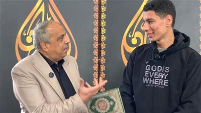 حاسوب القرآن.. طالب بكلية الطب يذهل لجنة التحكيم في مسابقة بورسعيد الدولية