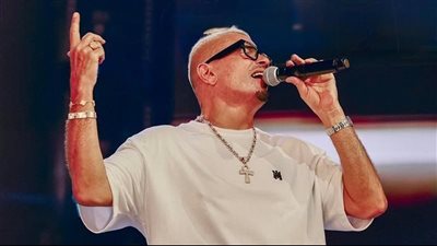 تعرف على شروط الدخول .. الليلة عمرو دياب يحيي حفلا غنائيا في الكويت