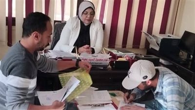 مديرية عمل السويس توقع عقود عمل جديدة لذوي الهمم من أبناء المحافظة 