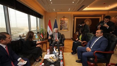 وزير السياحة يلتقي رئيس الصندوق الإبداعي بأوزبكستان