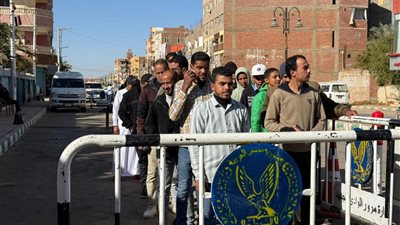 انتظام التصويت في انتخابات النواب بمدرسة الشهيد أحمد المنسي بالوادي الجديد 