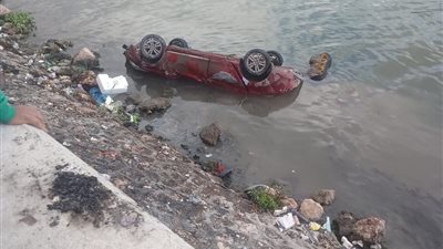 مصرع شخص وإصابة 4 آخرين إثر سقوط سيارة ملاكي بترعة المحمودية بكفر الدوار