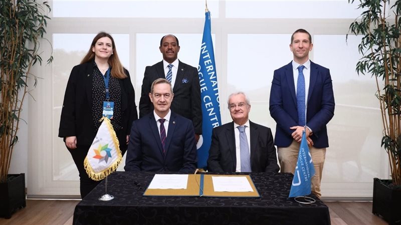 كايسيد يوقع مذكرة