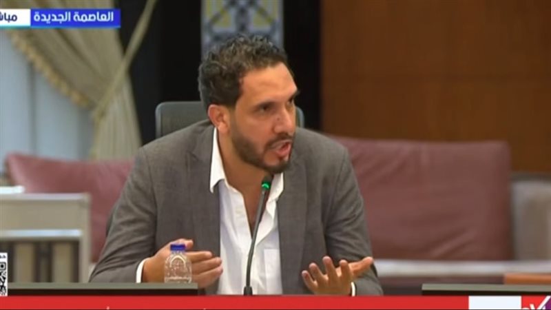 الكاتب الصحفي مصطفى