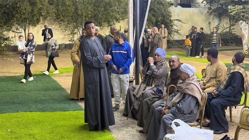 اقبال كبير قبل غلق