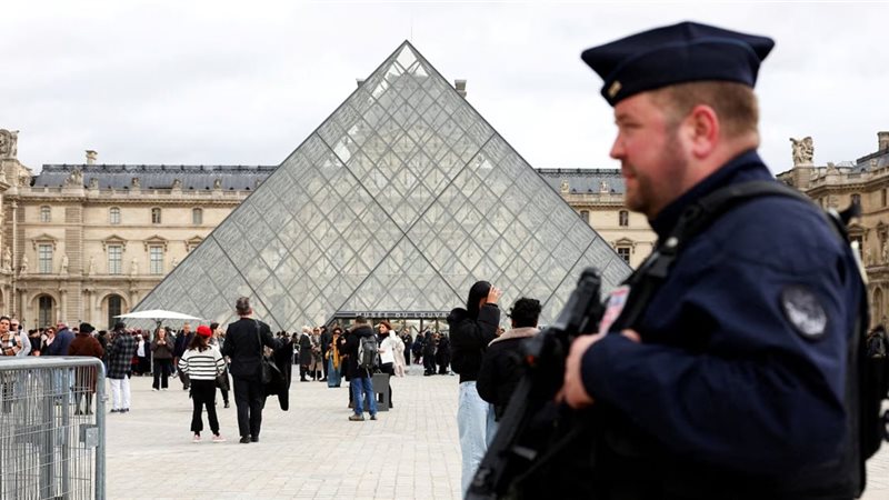 سرقة متحف اللوفر