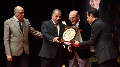 مهرجان آفاق المسرحي الدولي يكرم ثنائي بنى سويف بحضور الفنان محمد صبحى 