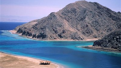 البيئة: مشروعات الجزر البحرية نموذج للسياحة المستدامة واستخدام الطاقة المتجددة