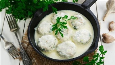 وصفة صحية وسريعة .. كرات كفتة الدجاج المشوية للرجيم