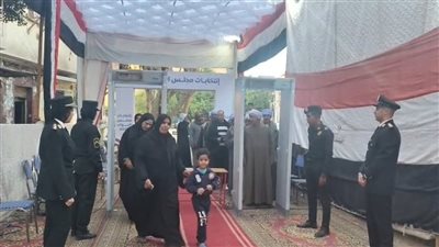 إقبال كبير على لجان الأقصر في الفترة المسائية بانتخابات النواب