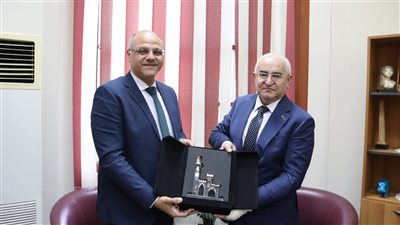 محافظ القليوبية يستقبل سفير أذربيجان في الذكرى الـ22 لوفاة الزعيم حيدر علييف 