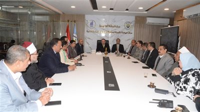 محافظ أسيوط: إغلاق لجان الدوائر وبدء الفرز مع متابعة مستمرة من غرفة العمليات