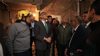بحضور لجنة المنشآت.. محافظ الجيزة يتفقد موقع حادث ماسورة الغاز في إمبابة