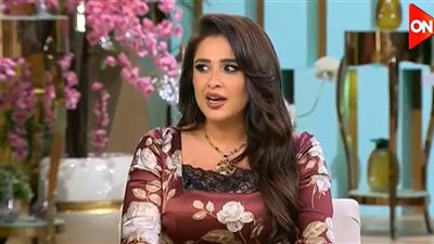 ياسمين عبد العزيز تكشف كواليس صداقتها مع كريم فهمي وسر نجاح تقابل حبيب