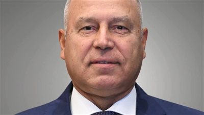 وزارة الصناعة تنفي وجود أي حساب رسمي للفريق كامل الوزير