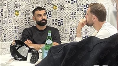 صلاح يجتمع مع هندرسون قبل بطولة أفريقيا.. هل حسم الملك وجهته المقبلة؟