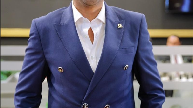 جون لوكا رئيس مجلس