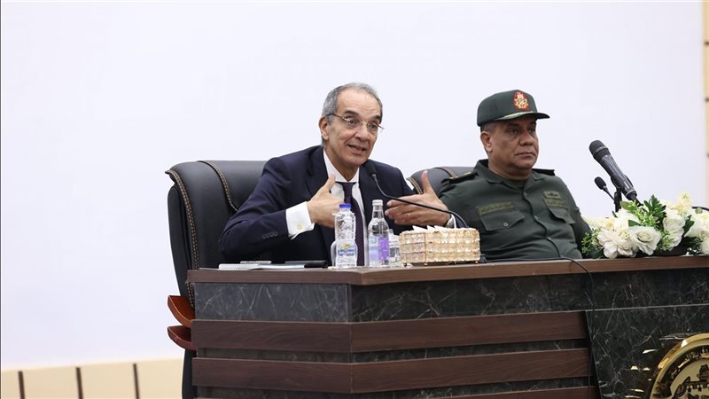 وزير الاتصالات 