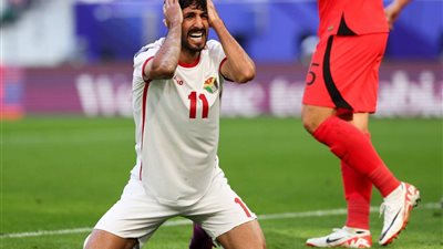 بعد أنباء إرتباطه بالأهلي .. إصابة يزن النعيمات في مباراة العراق