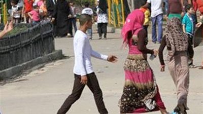 لامس أماكن حساسة بجسدها.. القبض على المتحرش بطالبه فى الميكروباص بالجيزة