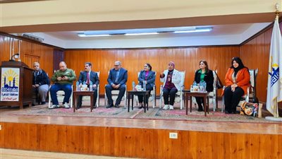 محافظ القاهرة يتابع فعاليات الندوة التوعوية 