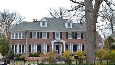 خبازة تعيد تصميم المنزل الشهير من أفلام Home Alone على شكل كعكة