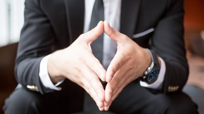 كيف تكتشف الصدق والكذب من تعابير الوجه؟ أسرار لغة الجسد