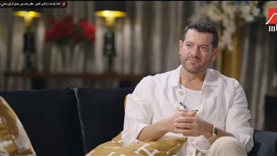 عمرو يوسف: «الزواج أكتر قرار غير حياتي.. وكندة علّوش شريكة حياتي ومصدر دعمي»