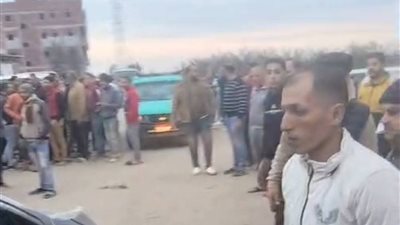 إضراب سائقي قرية السيالة بدمياط احتجاجا على سوء حالة الطريق الرئيسي