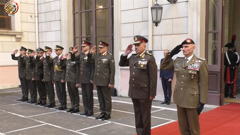  الفريق أحمد خليفة